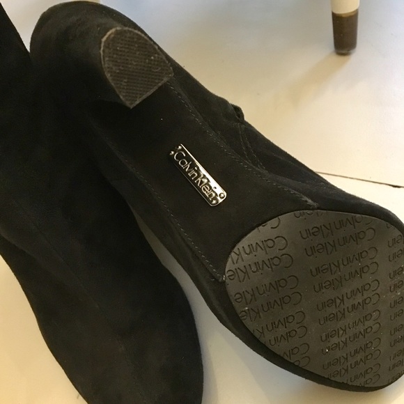 Suede Calvin Klein platform boots - Picture 3 of 7